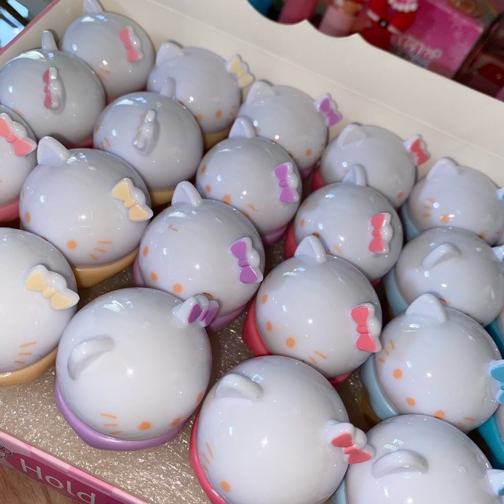 Hello kitty Makeup - Picture 2 of 7